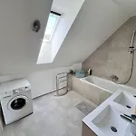Apartman Lage - 100m2 - 2 Schlafzimmer Mit Garage