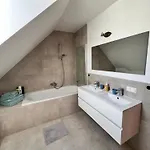 Lage - 100m2 - 2 Schlafzimmer Mit Garage Apartman