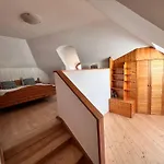 Lage - 100m2 - 2 Schlafzimmer Mit Garage *