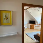 Lage - 100m2 - 2 Schlafzimmer Mit Garage