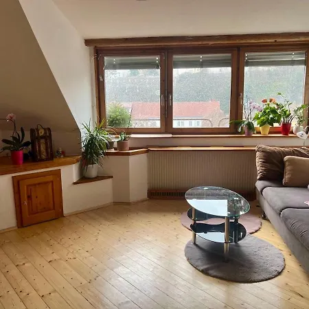 Lage - 100m2 - 2 Schlafzimmer Mit Garage Apartment