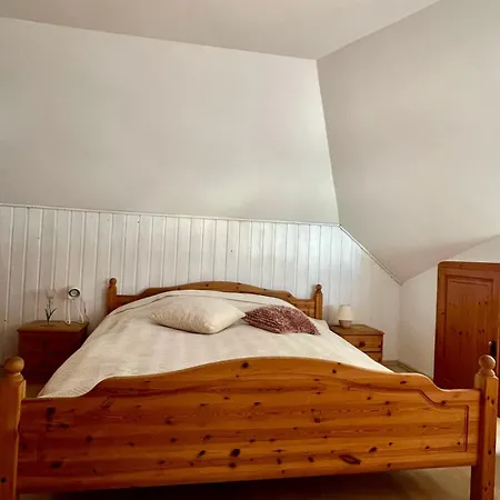 Apartment Lage - 100m2 - 2 Schlafzimmer Mit Garage *