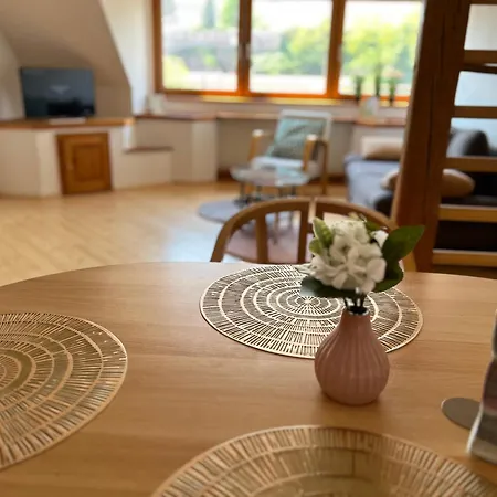 Lage - 100m2 - 2 Schlafzimmer Mit Garage Apartment *