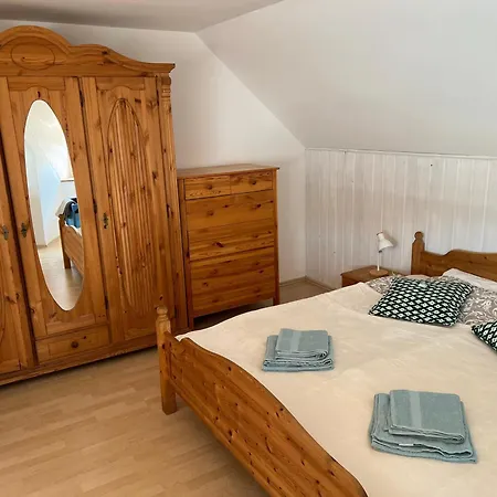 Lage - 100m2 - 2 Schlafzimmer Mit Garage Krems an der Donau
