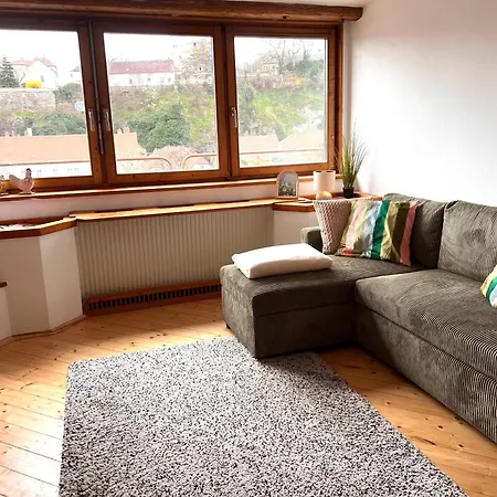 Lage - 100m2 - 2 Schlafzimmer Mit Garage Appartement