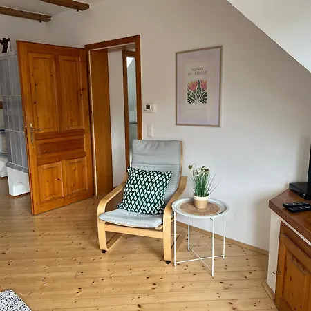 Lage - 100m2 - 2 Schlafzimmer Mit Garage *