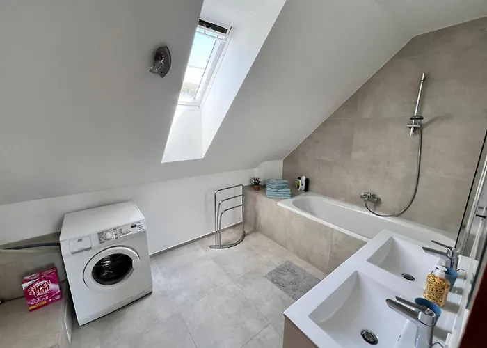 Apartmán Lage - 100m2 - 2 Schlafzimmer Mit Garage