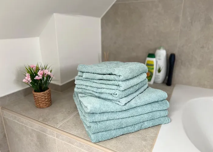 Lage - 100m2 - 2 Schlafzimmer Mit Garage * קרמס אן דר דונאו