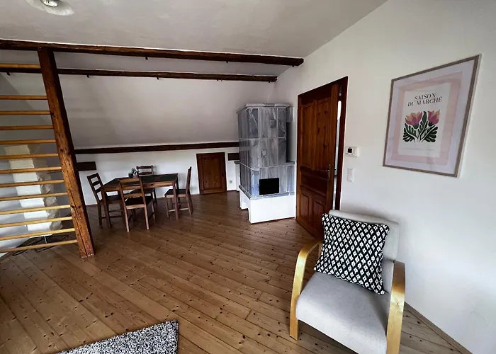 Lage - 100m2 - 2 Schlafzimmer Mit Garage * Kremže