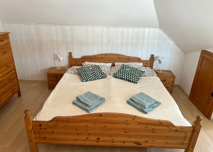 Lage - 100m2 - 2 Schlafzimmer Mit Garage